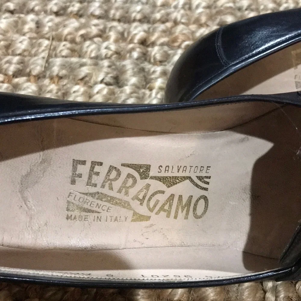 Vintage Salvatore Ferragamo Black Leather Heels Size 8 NARROW